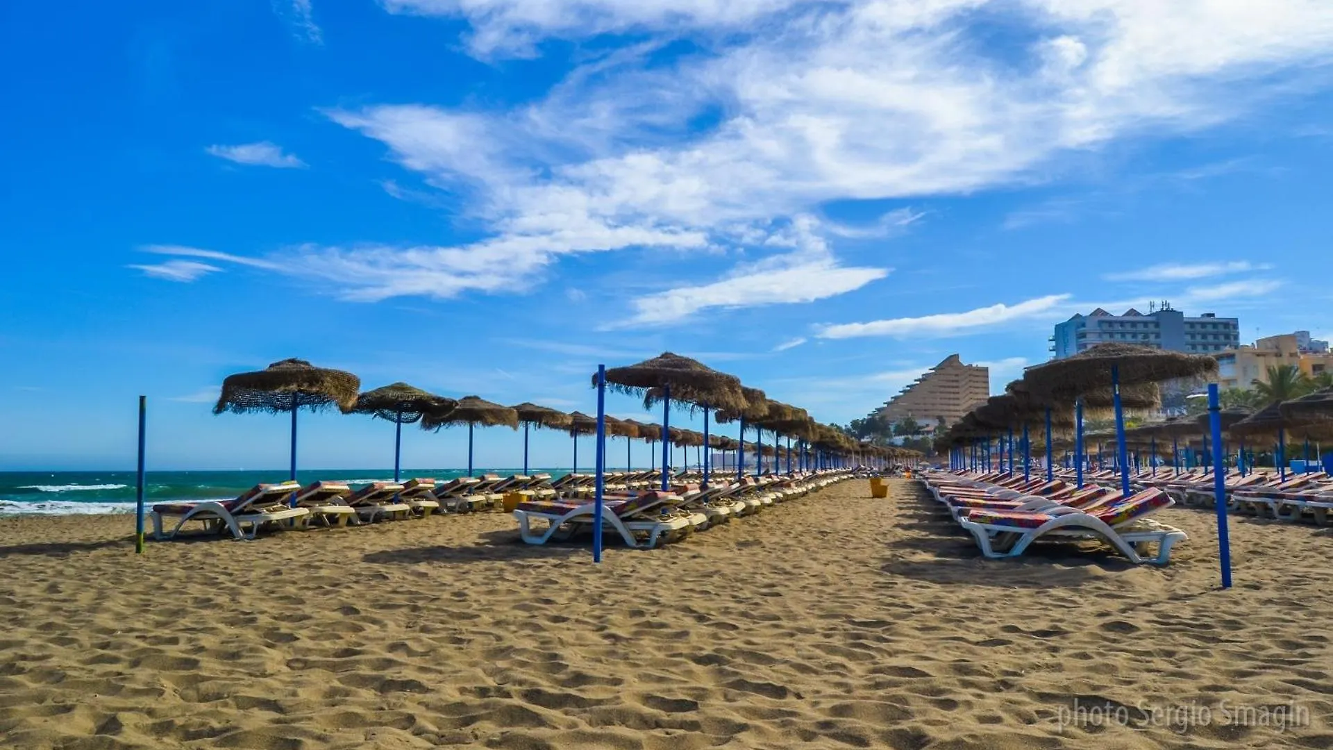 812 Benalbeach. 1ºlinea De Playa. Vistas A La Piscina Y La Montana. Benalmádena