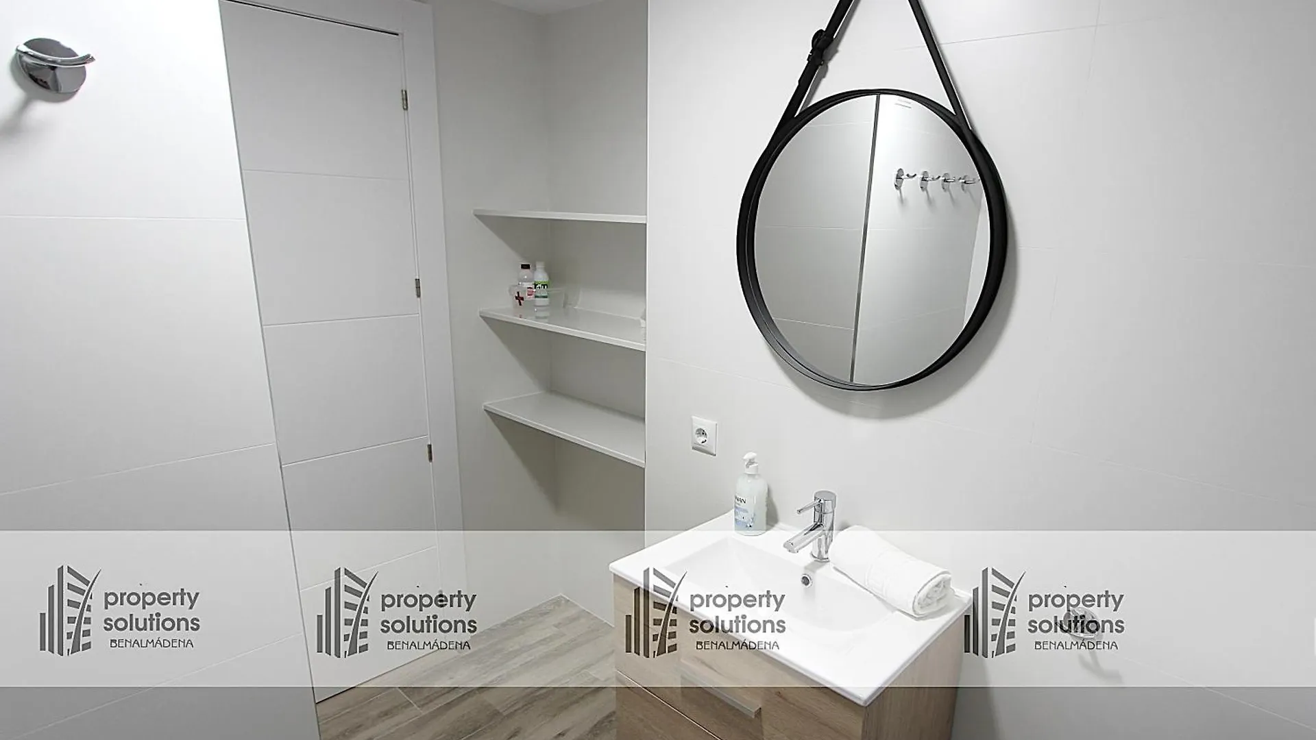 812 Benalbeach. 1ºlinea De Playa. Vistas A La Piscina Y La Montana. ベナルマデナ スペイン